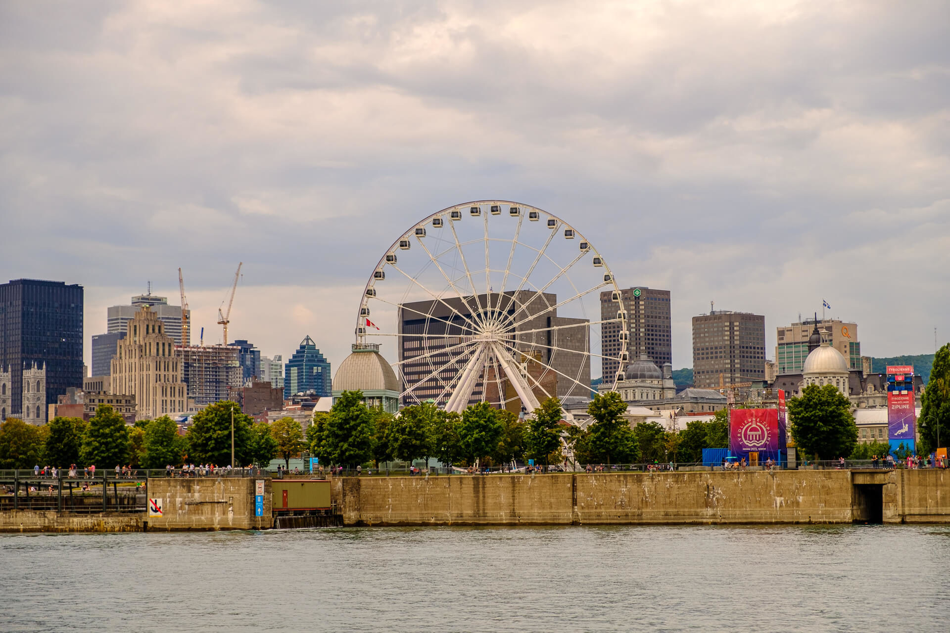 vieux-port-vue-bateau-mouche