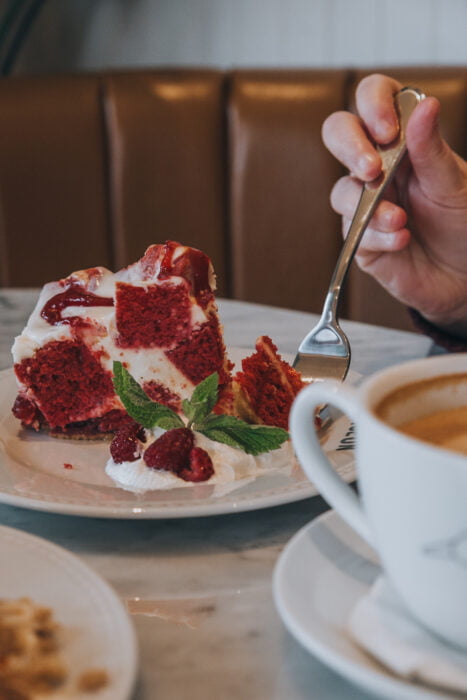 pigeon-cafe-gateau-fromage