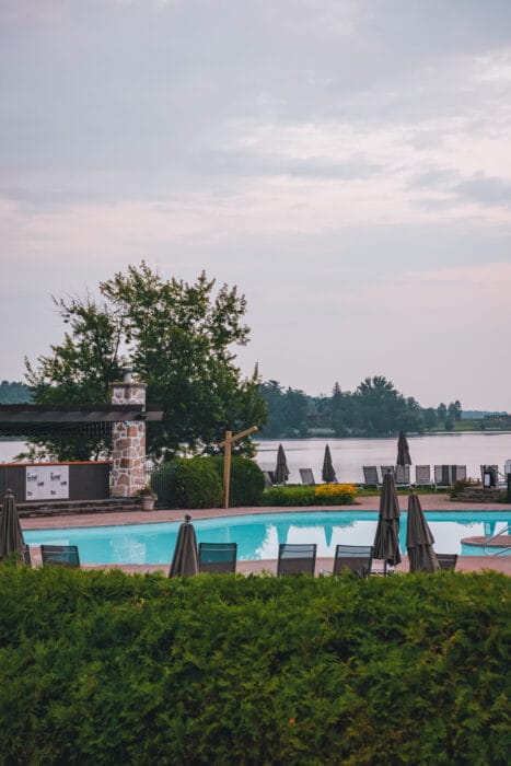 piscine-exterieure-fairmont-montebello