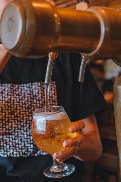 tete-allumette-microbrasserie-biere-verser