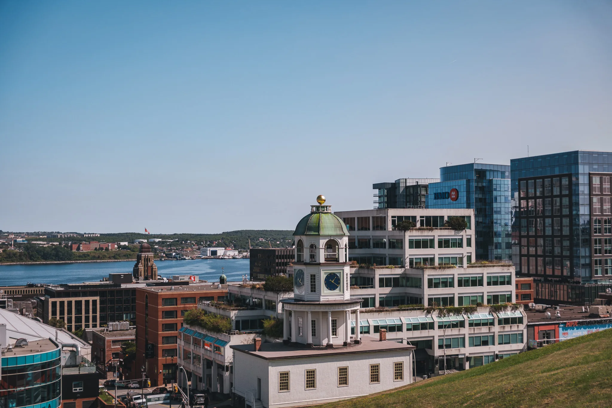 halifax-vue-centre-ville-tower-clock