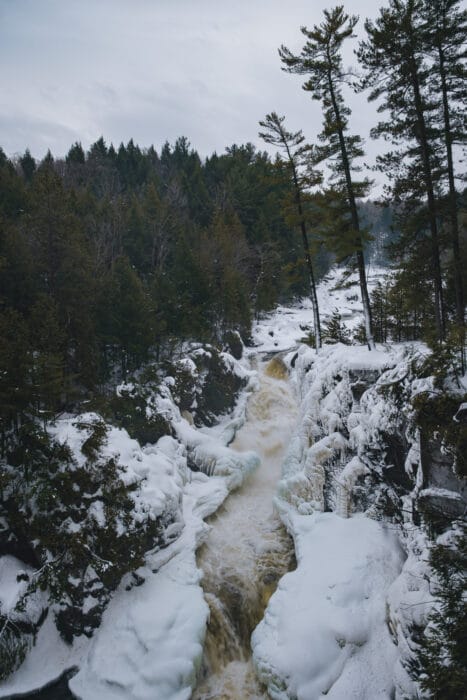 parc-chutes-dorwin-hiver