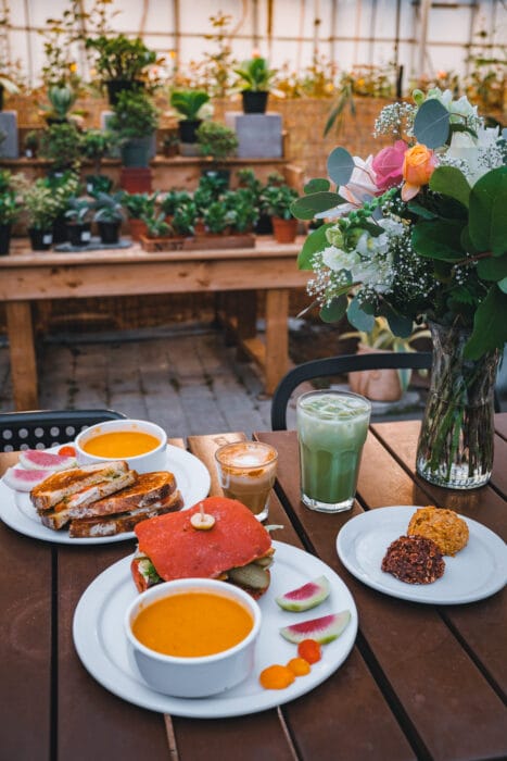 rose-drummond-cafe-serre-repas