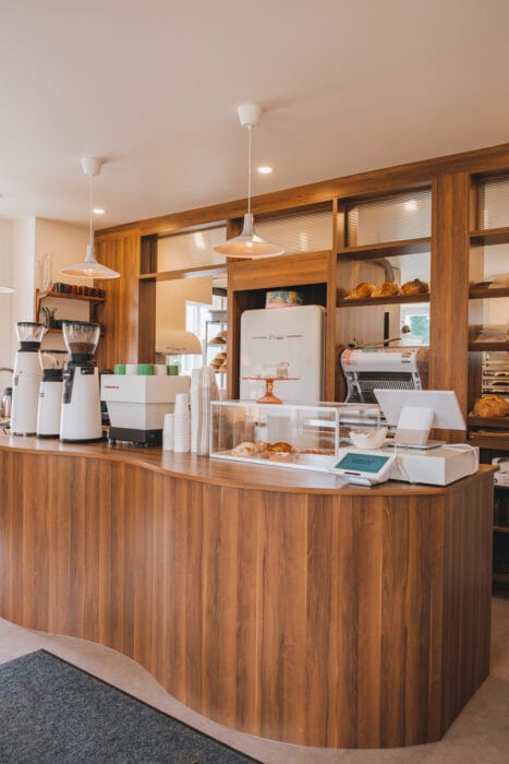 lesmadames-cafe-interieur