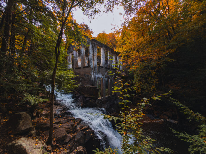 ruines-carbide-wilson-chutes-batiment